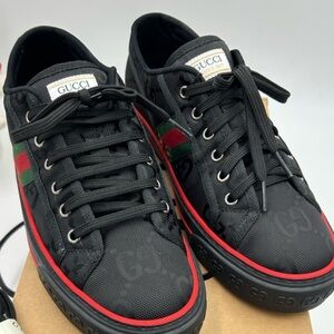 Gucci Men's tennis 1977 is off the grid low top sneakers . Size 9